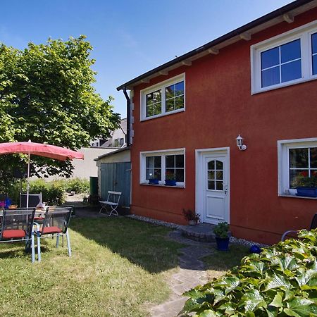 Zentral Aber Ruhig, Terrasse Mit Viel Gruen - Strandnahes Ferienhaus Luki Goehren  Kültér fotó