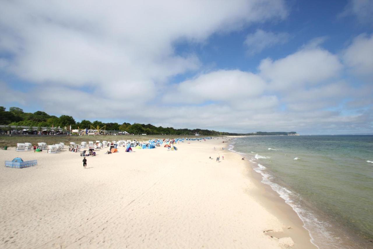 Zentral Aber Ruhig, Terrasse Mit Viel Gruen - Strandnahes Ferienhaus Luki Goehren  Kültér fotó