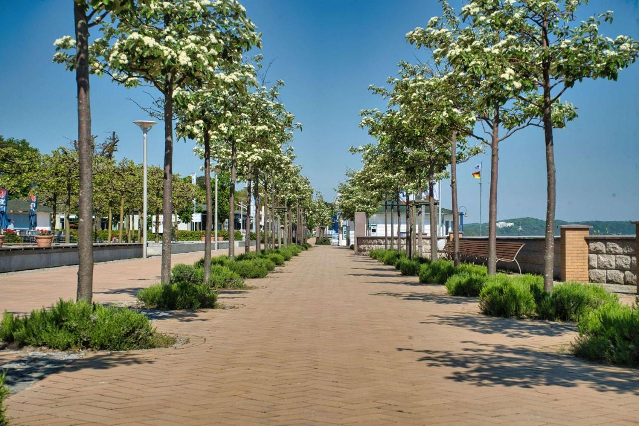 Zentral Aber Ruhig, Terrasse Mit Viel Gruen - Strandnahes Ferienhaus Luki Goehren  Kültér fotó