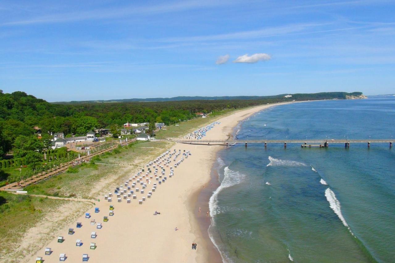 Zentral Aber Ruhig, Terrasse Mit Viel Gruen - Strandnahes Ferienhaus Luki Goehren  Kültér fotó