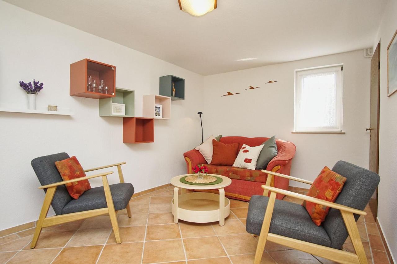 Zentral Aber Ruhig, Terrasse Mit Viel Gruen - Strandnahes Ferienhaus Luki Goehren  Kültér fotó