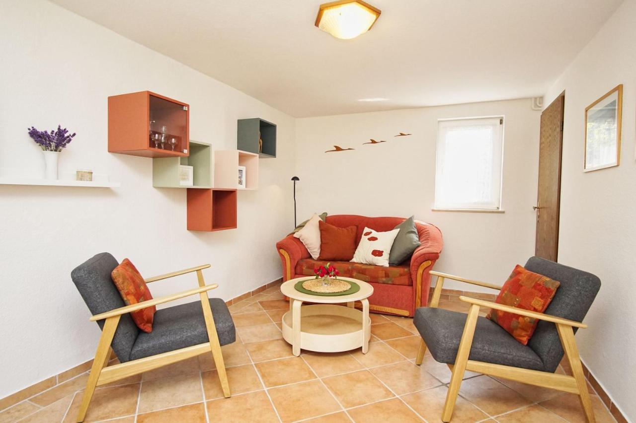 Zentral Aber Ruhig, Terrasse Mit Viel Gruen - Strandnahes Ferienhaus Luki Goehren  Kültér fotó
